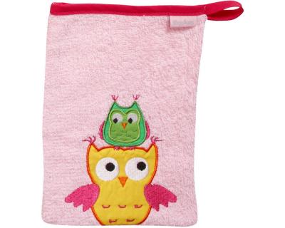 Weicher Waschlappen in rosa mit den niedlichen Eulen darauf, ein tolles Geschenk für Mädchen
