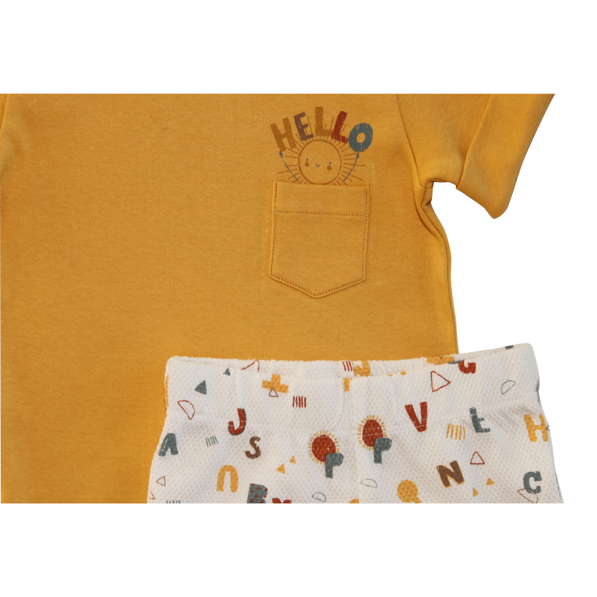 Luftiges Sommerset bestehend aus kurze Hose und Shirt aus Bio-Baumwolle