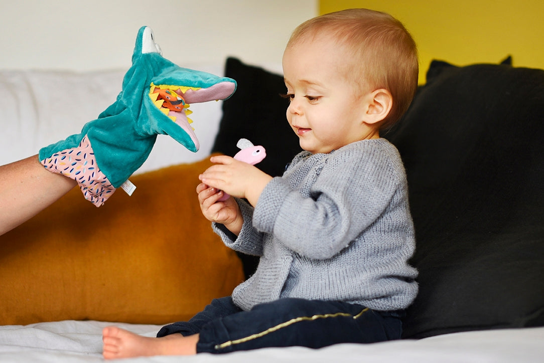 Lustige, weiche Handpuppe Krokodil mit zwei Fingerpuppen Katze und Hase - perfekt für phantasievolle Geschichten