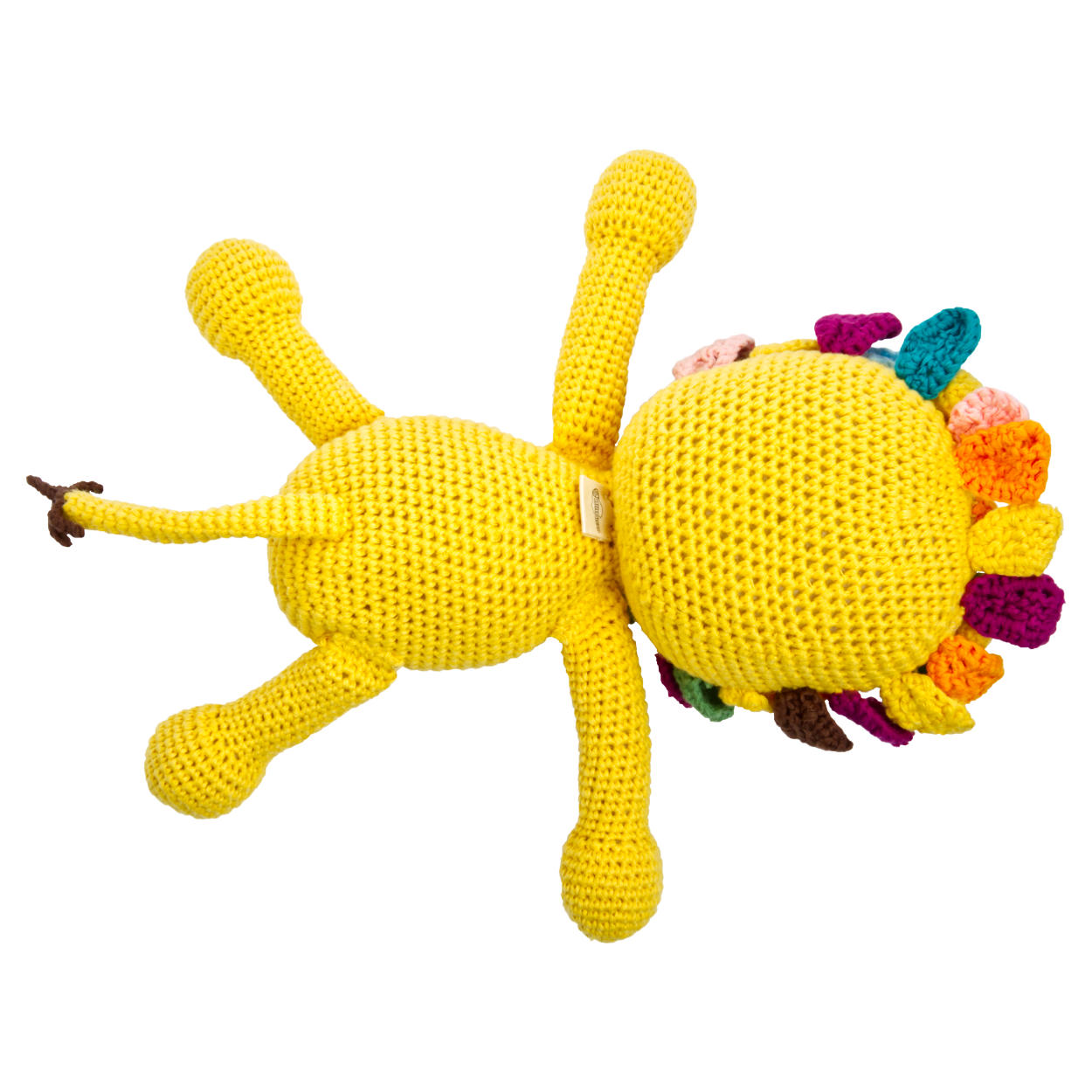 Der gelbe Löwe mit der bunten Mähne ist ein toller Begleiter, von Hand gehäkelt aus Baumwolle