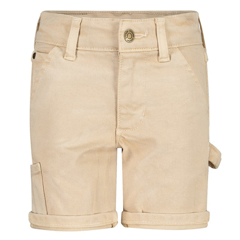 Shorts aus leichtem Denimstoff in Sand mit vielen Taschen, Reißverschluss, Knopf und Gürtelschlaufen. Innen mit verstellbarem Gummibund anpassbar.