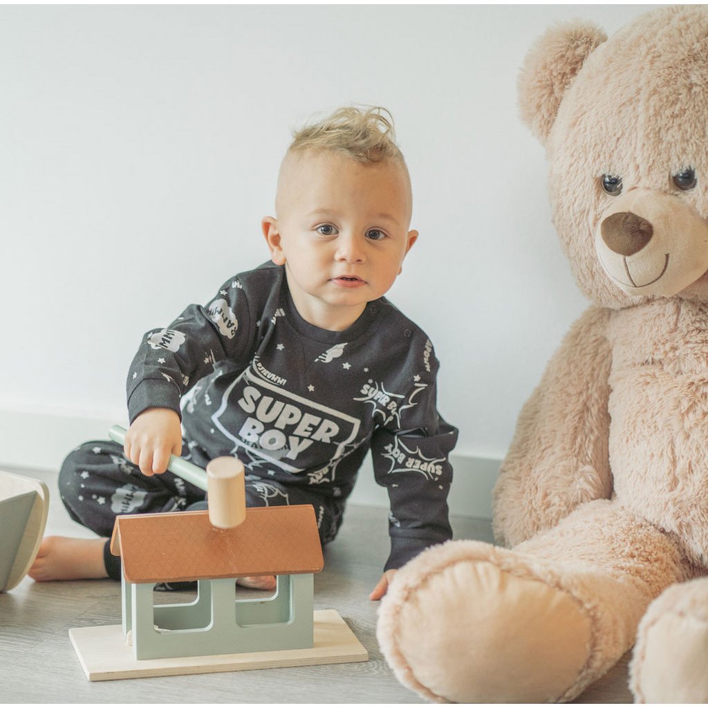 Cooler Schlafanzug "Super Boy" in schwarz aus Baumwolle - für angehende Superhelden!
