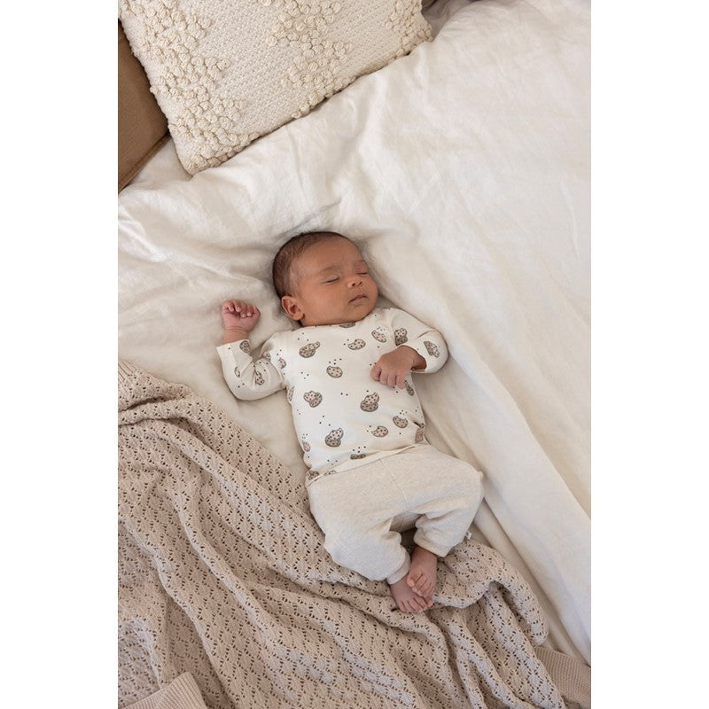 üßes Longsleeve mit Keks AOP in Offwhite aus Bio-Baumwolle