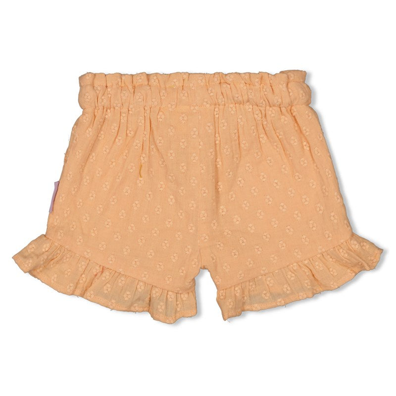 Süße Shorts in Aprikose mit Rüschen und Lochmuster, am Bund zu verstellen mit Kordelzug, aus Baumwolle