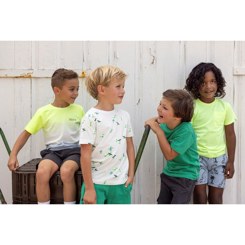 Cooles T-Shirt mit surfenden Krokodilen in offwhite