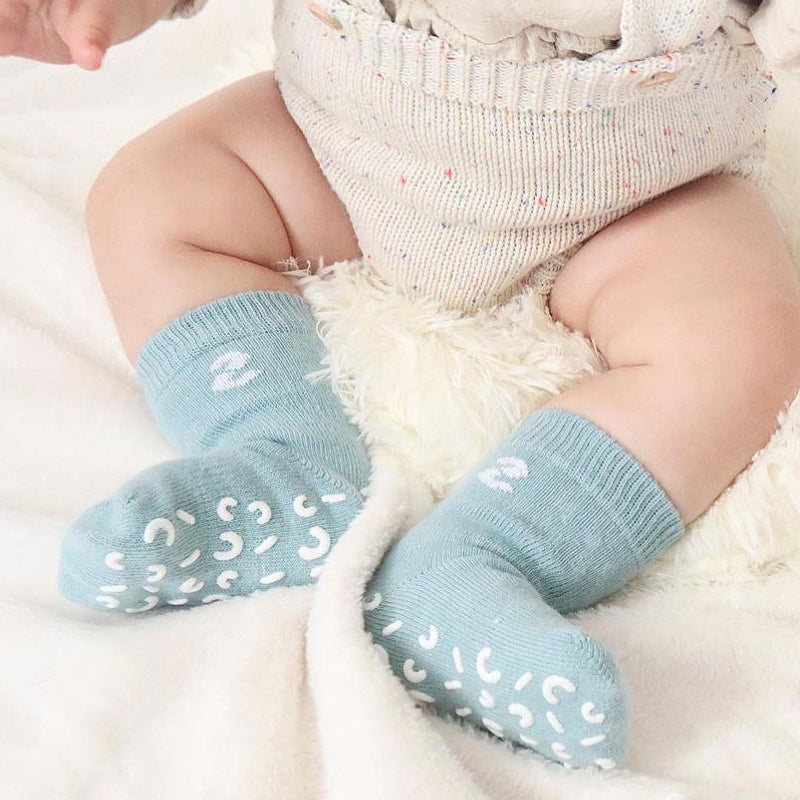 Tolle Socken die nicht rutschen und am Fuß bleiben in ocean blau
