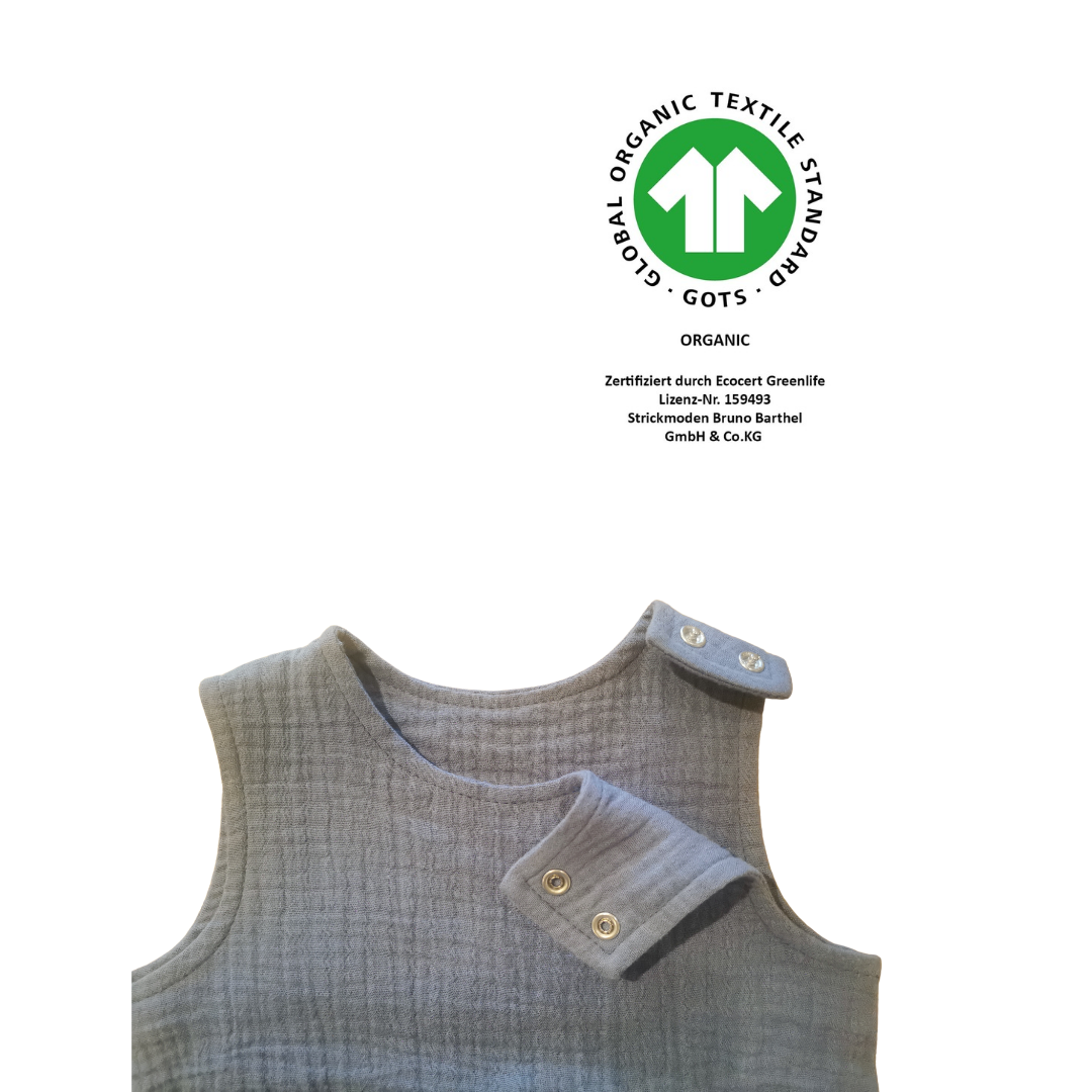 Schönes T-Shirt aus Musselin in blau mit Druckknöpfen an der Schulter