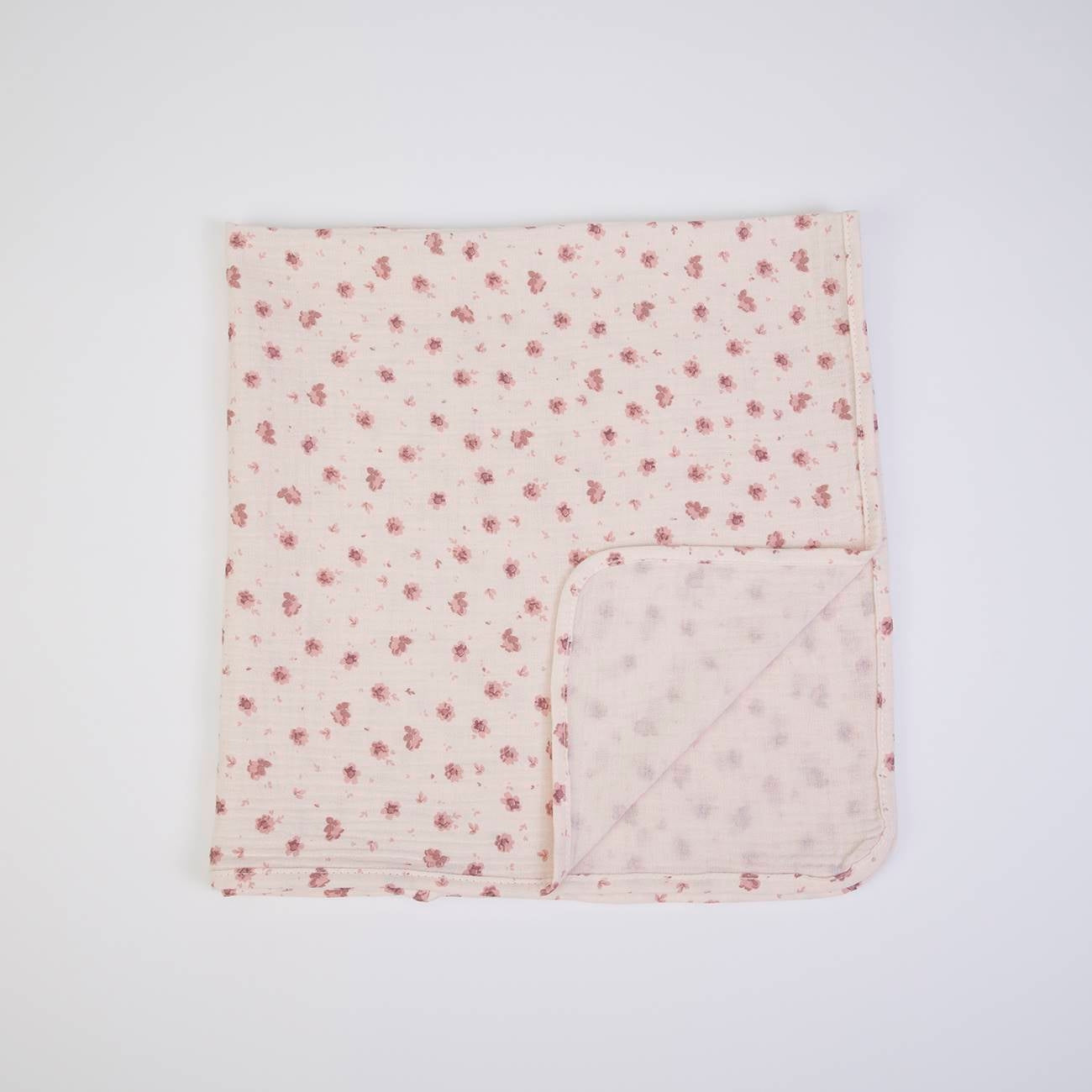 Schöne, leichte Babydecke aus Musselin mit Blumenmuster in zartem rosa
