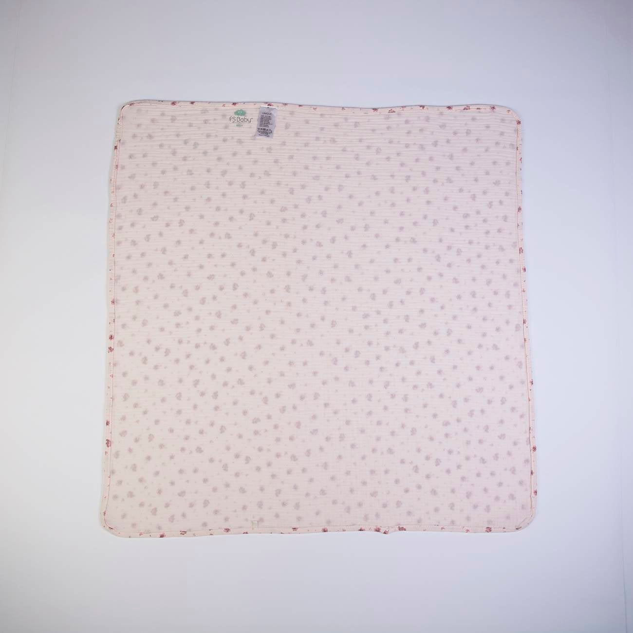 Schöne, leichte Babydecke aus Musselin mit Blumenmuster in zartem rosa