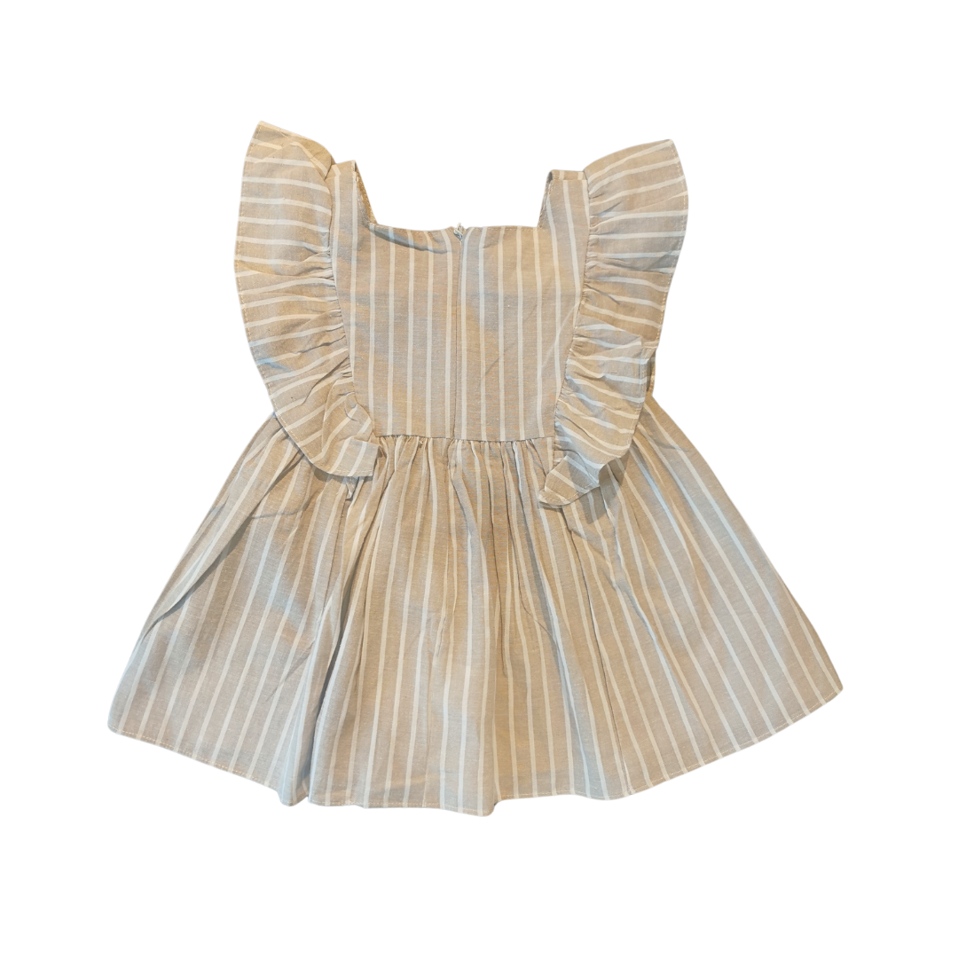 Schönes gestreiftes Sommerkleid mit raffinierten Rüschen in braun