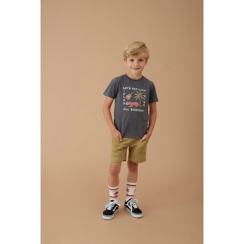 Hochwertiges T-Shirt aus Bio-Baumwolle in Anthrazit mit fröhlichem Aufdruck mit Leopard, Palme und Gitarre