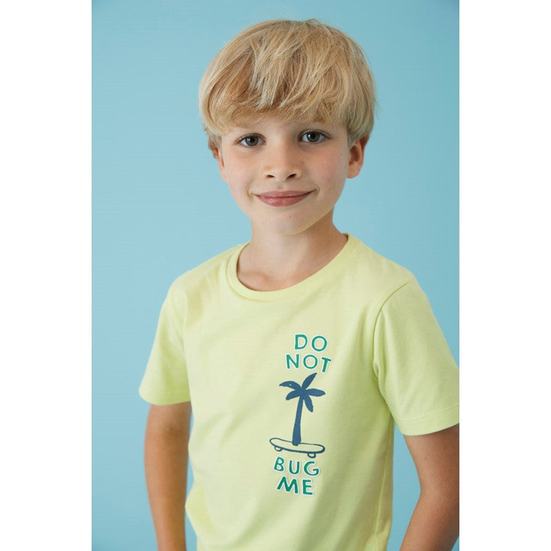 Hochwertiges T-Shirt aus Bio-Baumwolle in gelb mit Palme und Skateboard