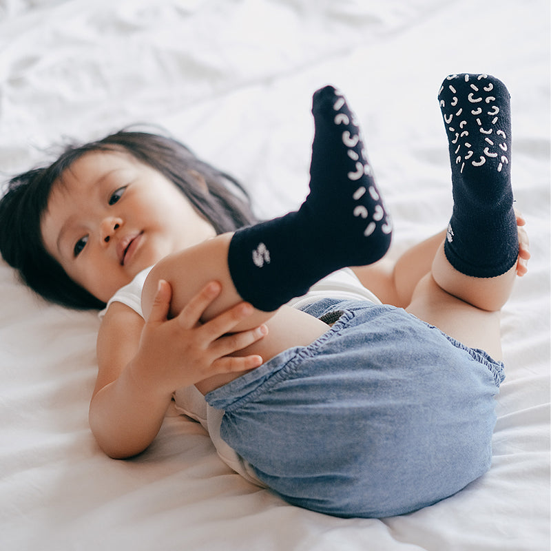 Tolle Socken die nicht rutschen und am Fuß bleiben in schwarz
