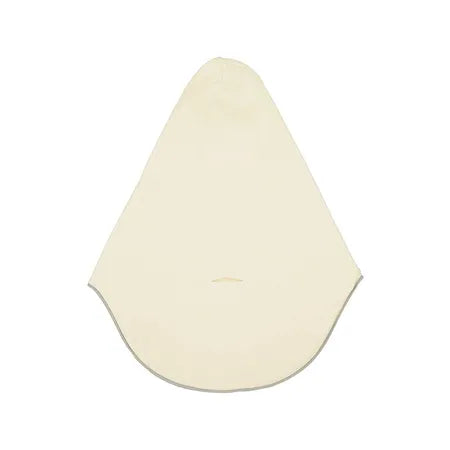 Die schöne und kuschelige Einschlagdecke ist praktisch für unterwegs