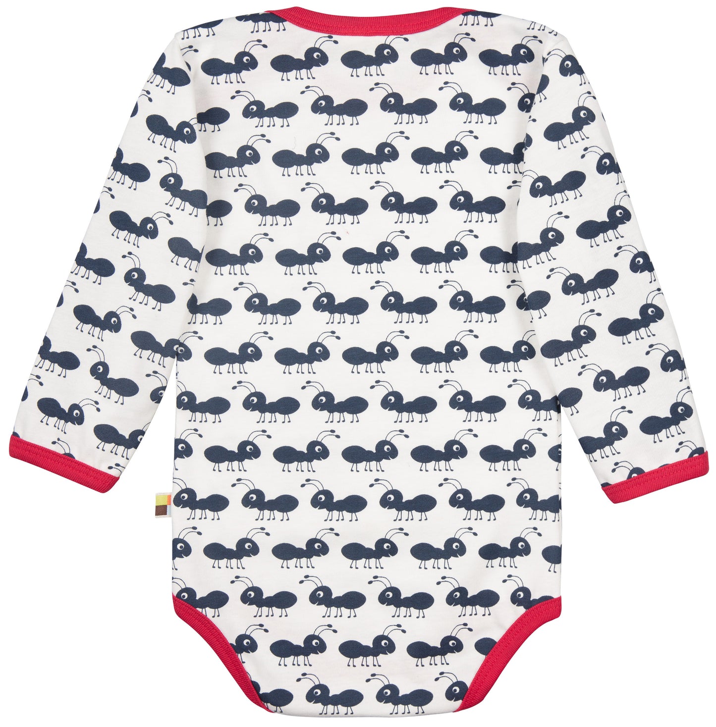 Toller Langarm-Body von Loud and Proud aus Bio-Baumwolle. Mit roten Bündchen und dunkelblauen Ameisen. Der Body hat einen Schlupfkragen und Druckknöpfe im Schritt