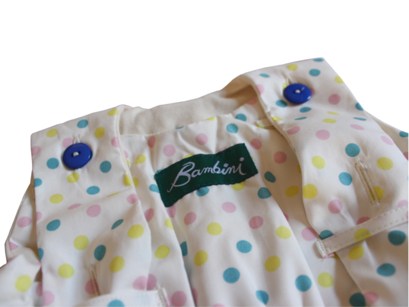 Kuschliger Schlafsack aus Bio-Baumwolle mit bunten Pünktchen, größenverstellbar mit Innensack