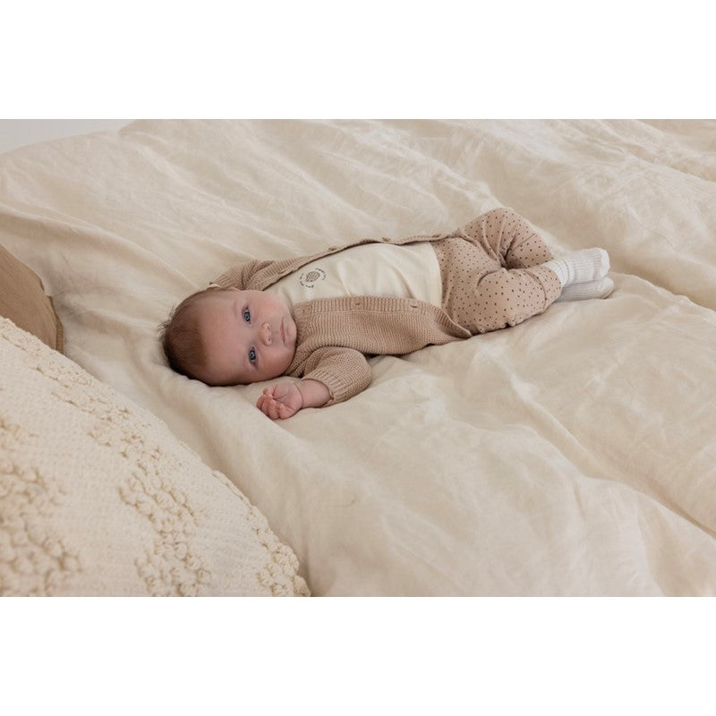 Süße Strickjacke in Sand Melange aus weicher Baumwolle