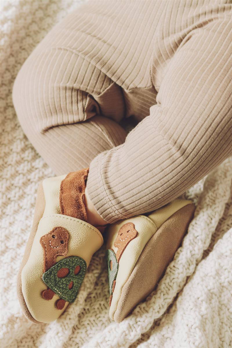 Hochwertige Krabbelschuhe für Babys mit Schildkröte in beige 