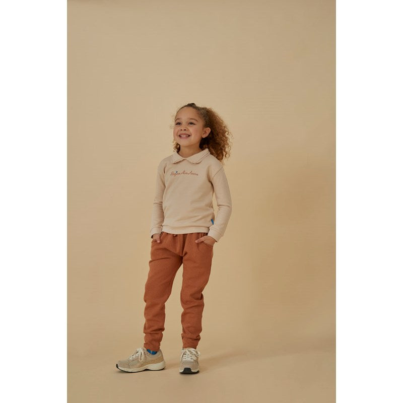 Glänzende Hose aus Bio-Baumwolle mit anpassbarem Bund in braun