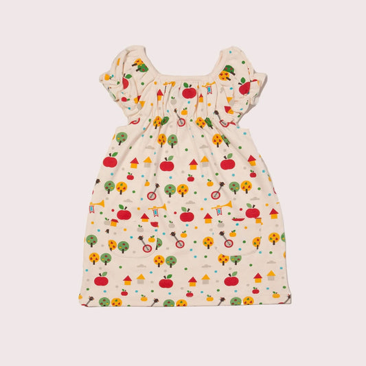 Niedliches Sommer Kleid mit Äpfeln und einem besonders süßem Schnitt