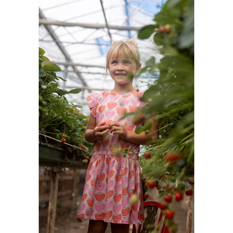Hübsches Kleid in rosa mit Erdbeer-All Over Druck und Rüschen Ärmeln