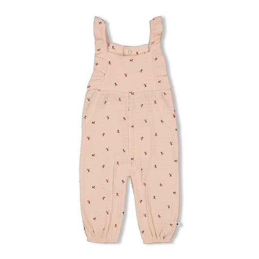 Entzückender Jumpsuit aus leichtem Stoffbin rosa mit Kirschen All Over Print und Rüschenträger 