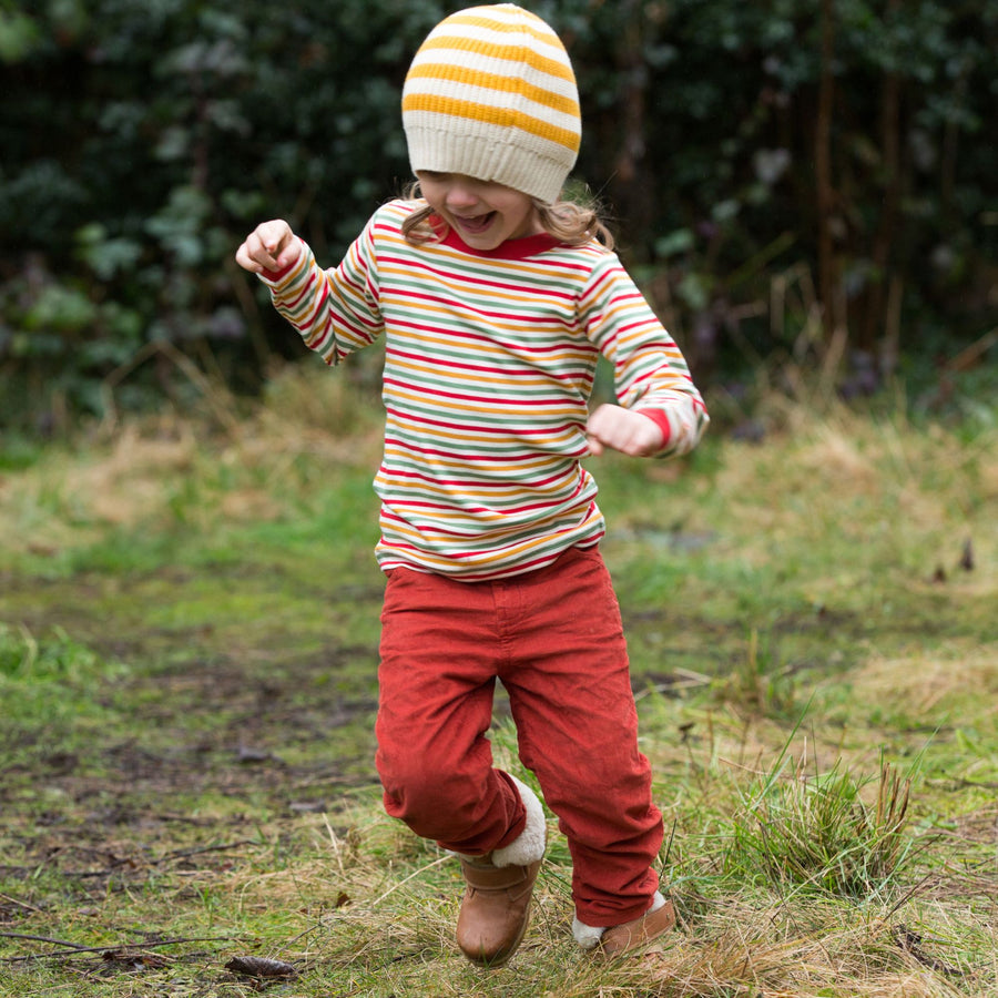 Tolle, robuste Hose in rot mit Futter