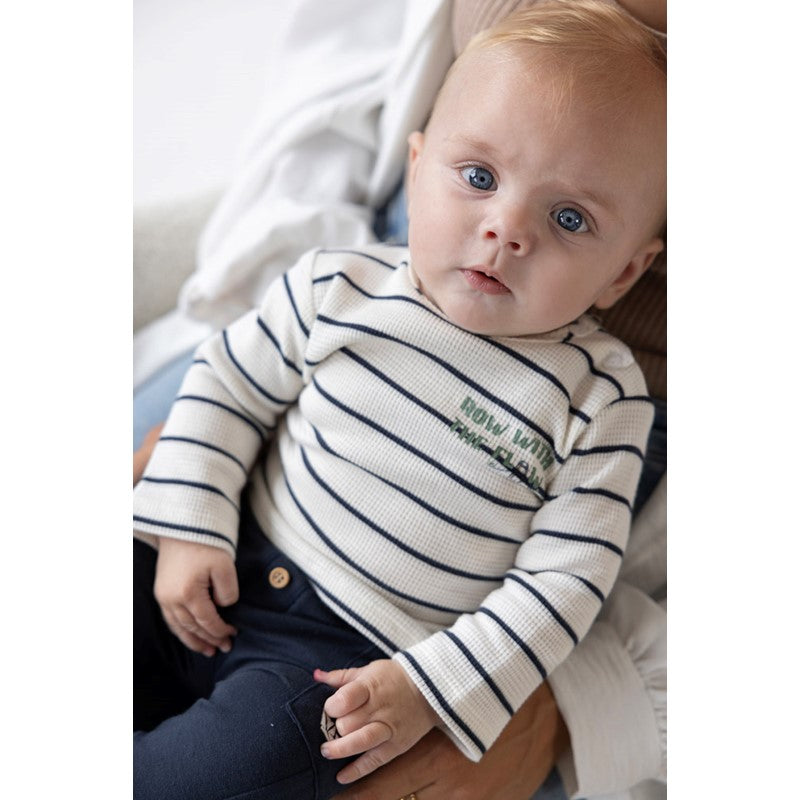 Hochwertiges Ringel-Longsleeve mit Waffelstruktur in Marineblau und Offwhite 