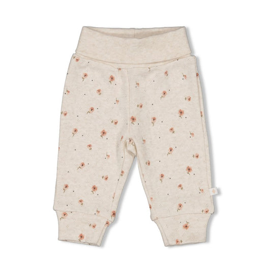 Schöne Hose aus Bio-Baumwolle mit Blumen Print, Lochmuster und bequemen Umschlagbund
