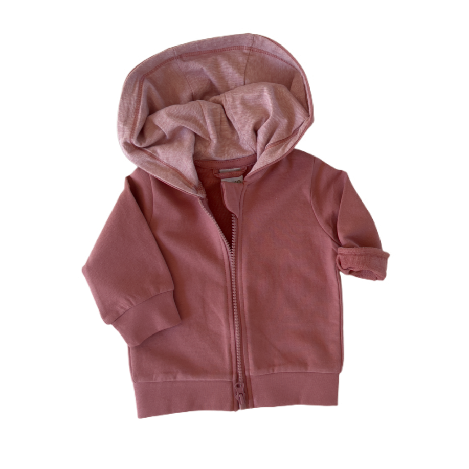 Schöne Kapuzenjacke in altrosa mit Reißverschluss und Bündchen an den Ärmeln 