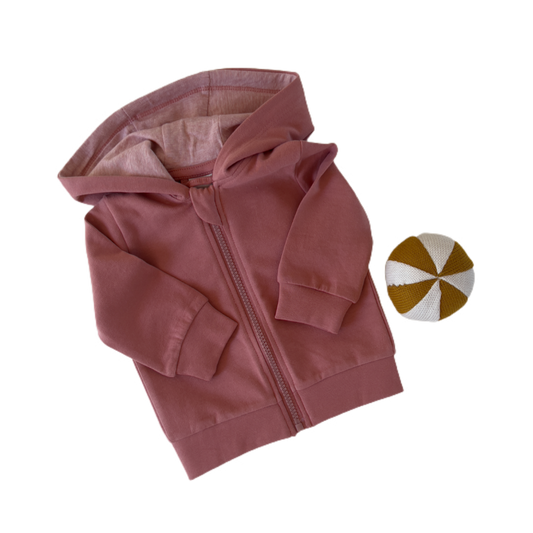 Schöne Kapuzenjacke in altrosa mit Reißverschluss und Bündchen an den Ärmeln 