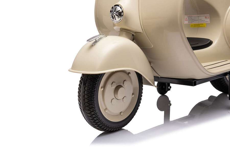 Sieht aus wie das Original: mit der schicken Vespa kann dein Kind cool durch die Stadt cruisen! 