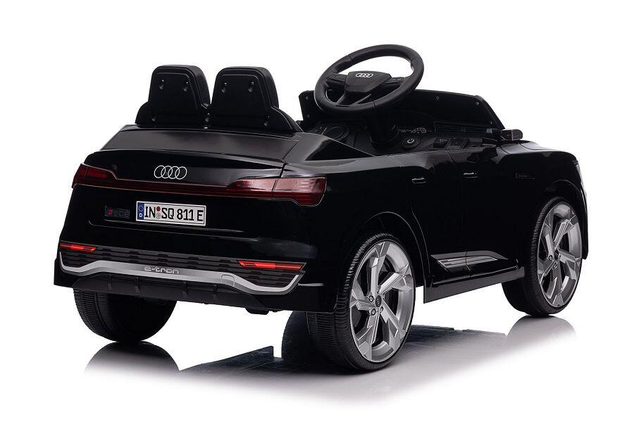 Schicker Audi SQ8 in schwarz, perfekt für alle kleinen Audi Fans die mit Stil durch die Stadt fahren wollen