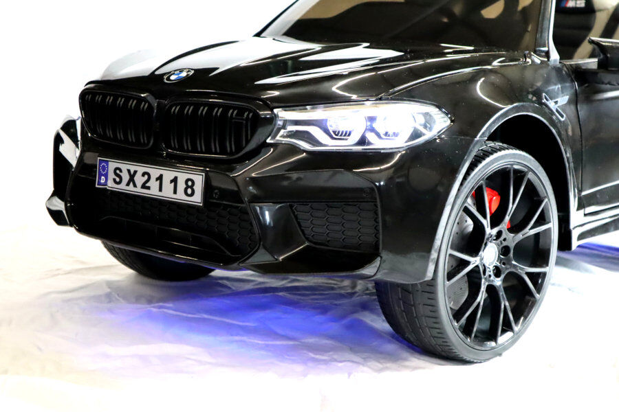 Schicker BMW M5 in schwarz, sportlichees und elegantes Fahrzeug für Kinder - fast wie das Original! 