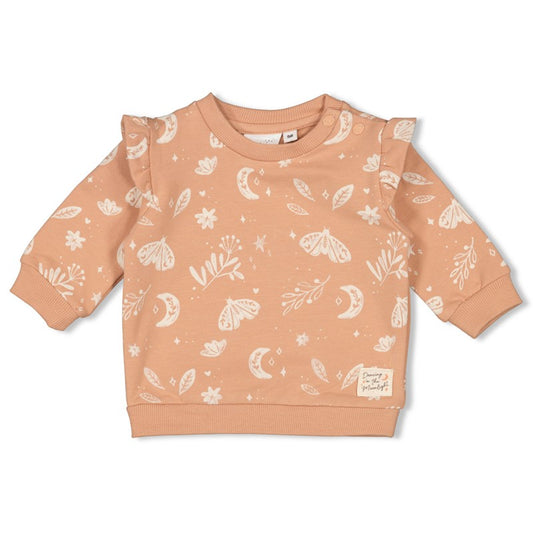Süßer Sweater in rosa mit Rüschen an den Schuktern und all over print mit Mond und Motten