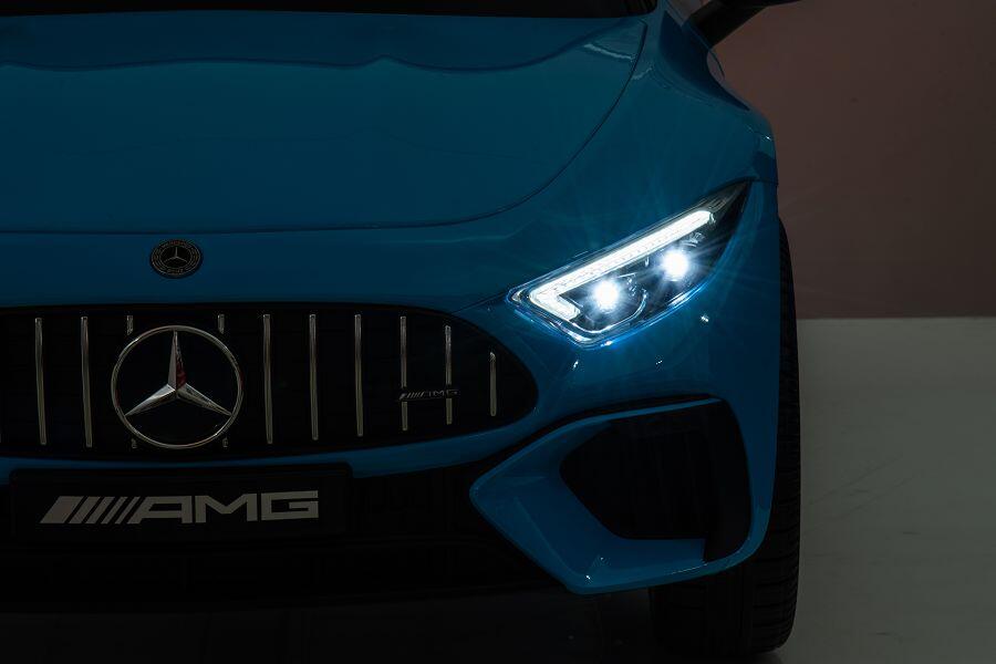 Schnittiger BMW AMG in blau mit Elektroantrieb für die kleinsten BMW-Fans 
