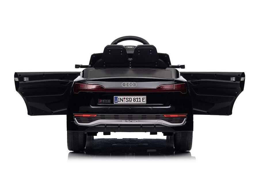 Schicker Audi SQ8 in schwarz, perfekt für alle kleinen Audi Fans die mit Stil durch die Stadt fahren wollen