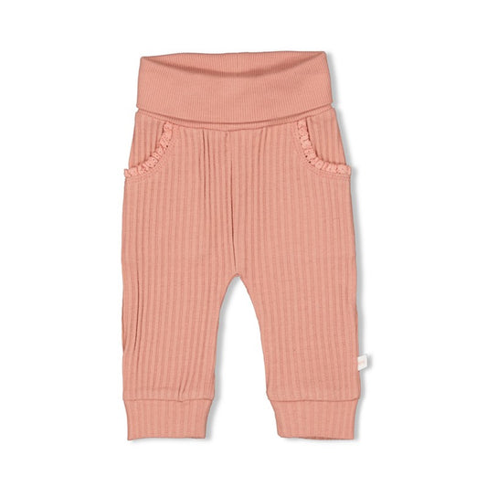 Schöne Hose für Mädchen in weicher Rippqualität mit Ajourmuster in Altrosa, 100% Bio-Baumwolle 