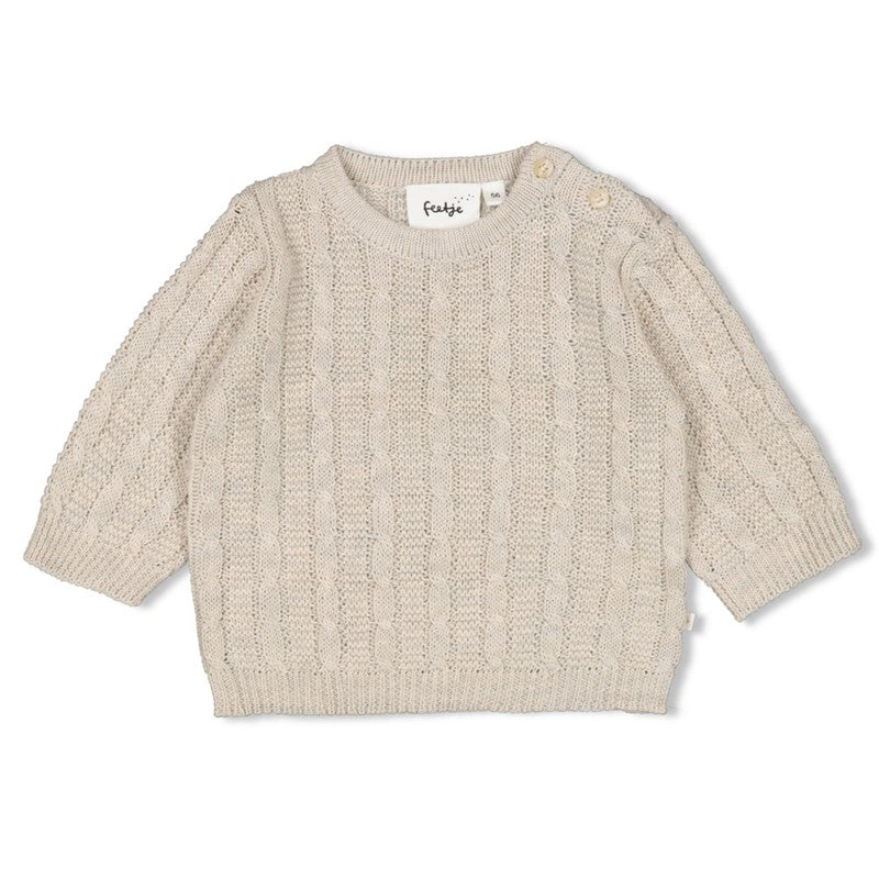 Schöner Strick-Sweater mit Zopfmuster und Knöpfen an der Schulter 