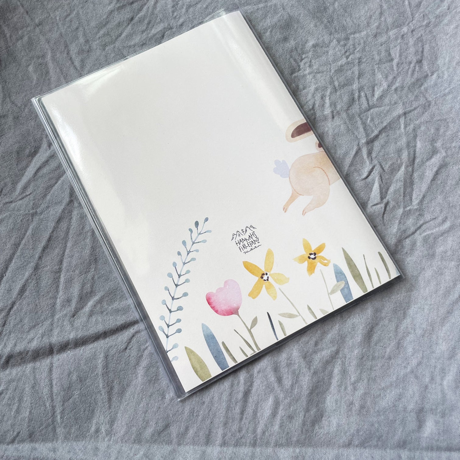 Schöne Hülle für das Untersuchungsheft mit Hasen, wundervolles Geschenk zur Geburt, Rückseite 