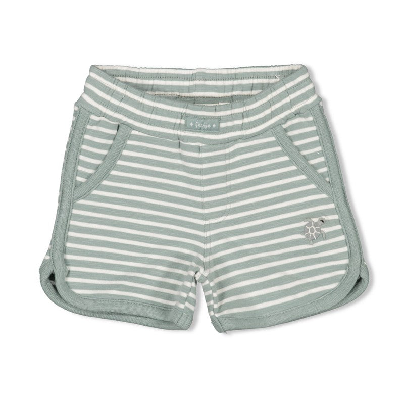 Süße kurze Shorts mit meeresgrünen Ringeln 