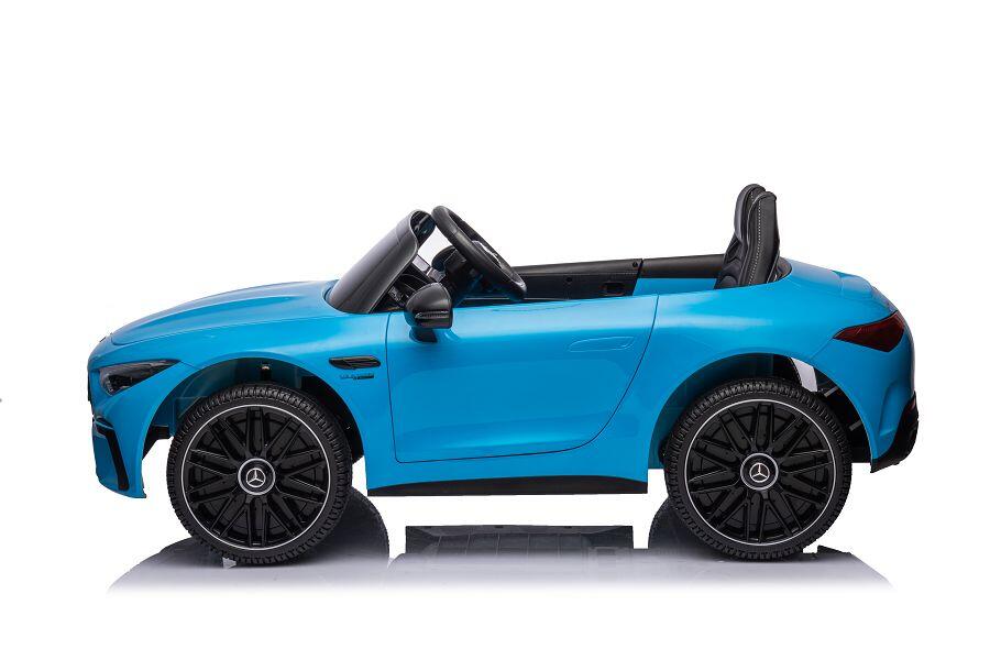 Schnittiger BMW AMG in blau mit Elektroantrieb für die kleinsten BMW-Fans 