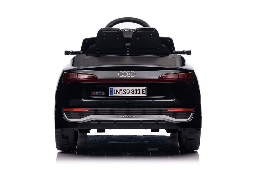 Schicker Audi SQ8 in schwarz, perfekt für alle kleinen Audi Fans die mit Stil durch die Stadt fahren wollen