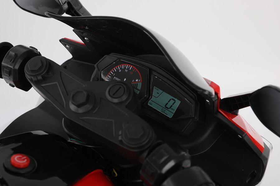 Das schnittige Motorrad in pink ist ein echter Hingucker und perfekt für alle Mädchen, die super cool durch die Gegend cruisen wollen! 