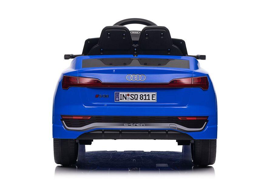 Schicker Audi SQ8 in blau, perfekt für alle kleinen Audi Fans die mit Stil durch die Stadt fahren wollen