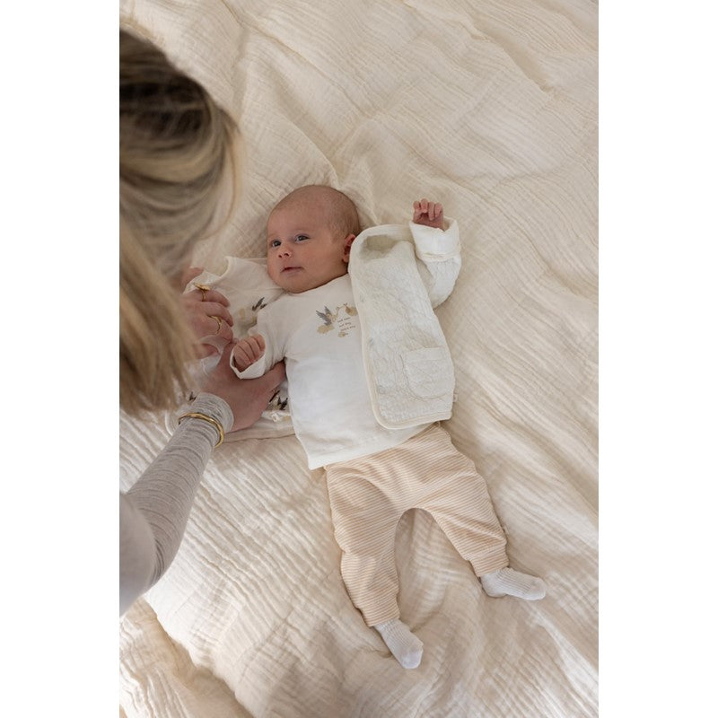Hochwertiges Baby-Longsleeve mit Storch in offwhite