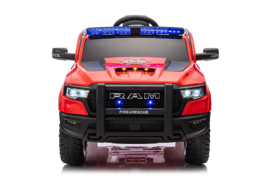 Der RAM 1500 Fire Rescue Truck ist ein richtig cooles Feuerwehrauto in knalligem rot - perfekt für alle kleinen Feuerwehrmänner und Feuerwehrfrauen! 