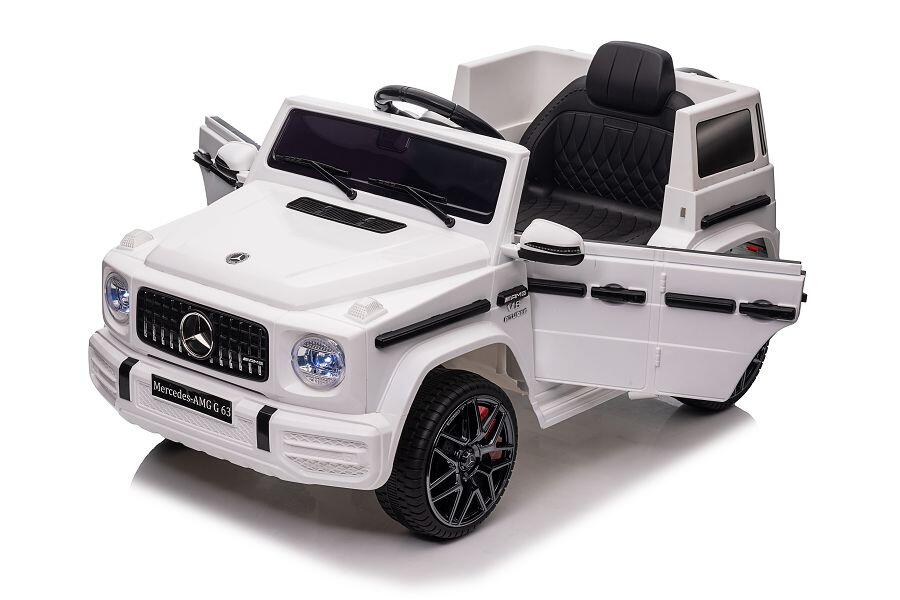 Der Mercedes AMG in weiß - wie das Original! Mit Fernsteuerung oder zum selber lenken ist dieses Kinder-Elektroauto perfekt für alle coolen kleinen Mercedes-Fahrer! 