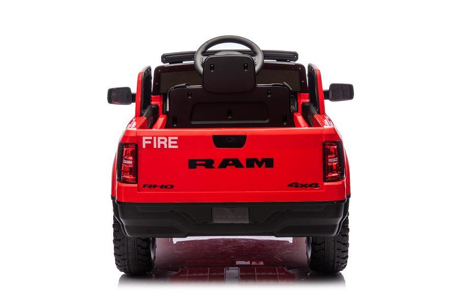 Der RAM 1500 Fire Rescue Truck ist ein richtig cooles Feuerwehrauto in knalligem rot - perfekt für alle kleinen Feuerwehrmänner und Feuerwehrfrauen! 
