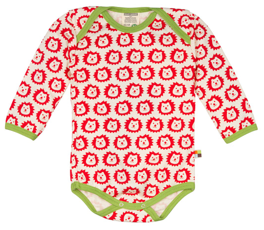 Toller Langarm-Body von Loud and Proud aus Bio-Baumwolle. Mit grünen Bündchen und roten Löwen. Der Body hat einen Schlupfkragen und Druckknöpfe im Schritt